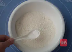 Illustration of how to make beef pancakes 3