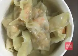 Illustration of how to make shrimp and pork wontons 5