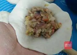 Illustration of how to make cabbage, mushroom and meat buns 16