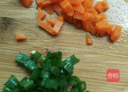 Illustration of how to make fried rice with green onions and eggs 5