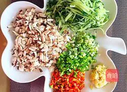 Illustration of how to make hot minced pork noodles 6