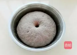 Illustration of how to make black rice noodles little hedgehog steamed buns 6