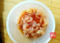 Illustration of how to make cabbage and shrimp dumplings 6