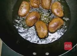 Illustration of how to make fried steamed buns 12