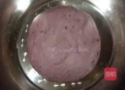 Illustration of how to make rose purple sweet potato buns 6