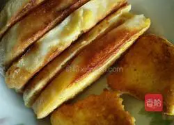 Fried egg steamed buns Illustration of how to make slices 13