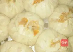 Illustration of how to make spicy pork buns 9