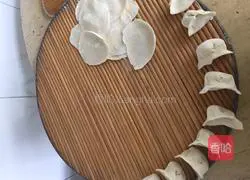 How to make mutton and green onion dumplings Illustration 5