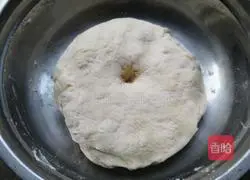 Illustration of how to make braised pork buns with mushrooms 1