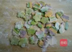 Illustration of how to make colorful noodles 7