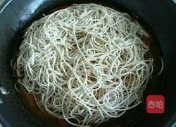 Illustration of braised noodles 5