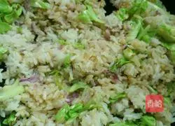 Illustration of how to make cabbage fried rice 9