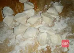 Illustration of how to make shepherd's purse and ingot dumplings 8