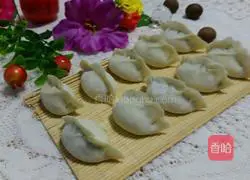 Illustration of how to make dumplings stuffed with chives and chicken 11