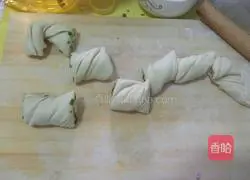 How to make scallion pancakes 8