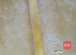 Illustration of how to make homemade pumpkin dumpling wrappers 4