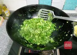 Illustration of how to make egg and fennel stuffed buns 5