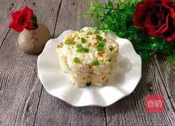 Illustration of how to make onion and egg fried rice 9