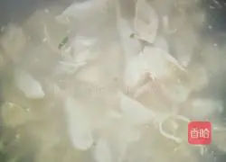 Illustration of how to make cabbage and pork wontons 10