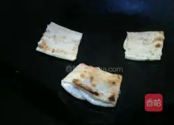 Illustration of how to make scallion pancakes 13