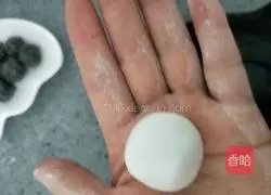 Illustration of how to make black sesame glutinous rice balls 4