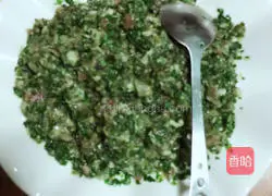 Illustration of how to make dumplings stuffed with chives and fresh meat 6