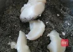 Black sesame peanut glutinous rice balls filling Practice illustration 4