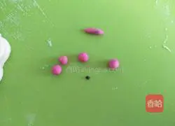 Illustration of how to make swan steamed buns 12