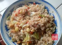 Illustration of how to make egg fried rice 10