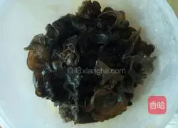 Illustration of how to make fungus and celery buns 6