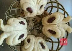 Illustration of how to make butterfly steamed buns 9