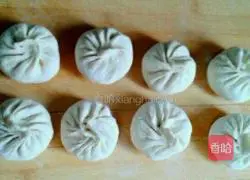 Illustration of how to make cowpea meat buns 9