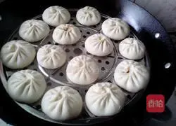 Illustration of how to make pork buns 17