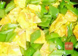 Illustration of how to make green pepper and egg pancake 4
