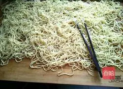 Illustration of how to make hot noodles 7