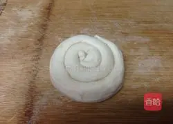 Illustration of how to make scallion pancakes 7