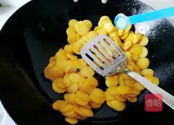 Golden Cumin Bean Cake Recipe Illustration 4