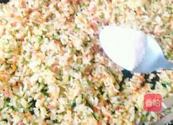 Illustration of how to make mixed vegetable fried rice 9