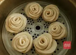 White Rose Milk Fragrance Steamed Bun Recipe Illustration 13