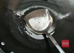 Illustration of how to make horseshoe pancakes 3