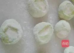 Illustration of how to make radish meat dumplings 11