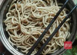 Illustration of how to make vegetarian fried noodles 3