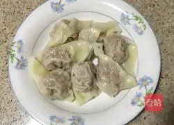 Illustration of how to make peanut butter cold wontons 6