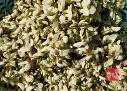 Illustration of how to make acacia dumplings 1