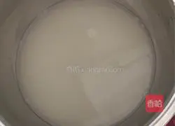 Illustration of how to make pork and green onion buns 1