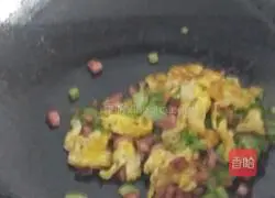 Illustration of how to make delicious and healthy egg fried rice 16