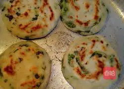 Illustration of how to make scallion pancakes 15