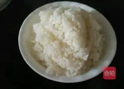 Illustration of how to make bean sprouts fried rice 4