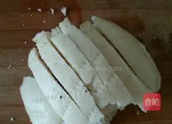 Illustration of how to make fried steamed bun slices 2