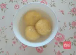 Illustration of how to make cornmeal glutinous rice balls stuffed with bean paste 9